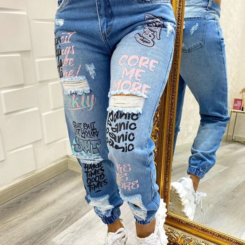 

2022 New Letter Print Slant Pocket Ripped Jeans Casual Jeans Women