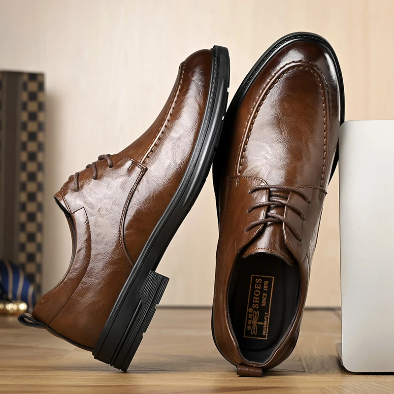

Черно-коричневые мужские кожаные туфли. Повседневная классическая обувь в деловом стиле. Модные туфли для вечеринок и работы и офисов на шнуровке. ПЛАТЬЕ.