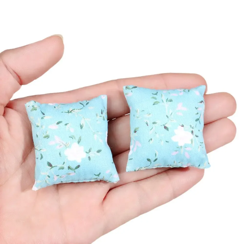 2 uds., juguetes de regalo, muebles, modelo, accesorios de escena, accesorios para muñecas, Mini almohadas para casa de muñecas, cojines en miniatura con estampado Floral