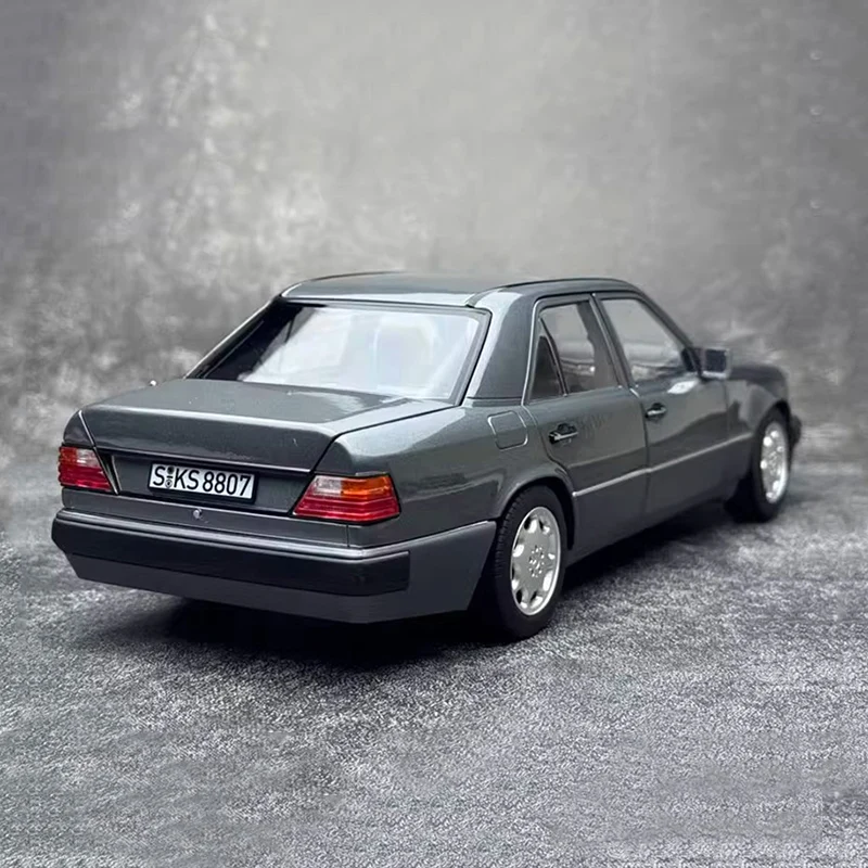 NOREV 1/18 500 E 1990 W124 Alloy Fully Open Car Model Collection Gift