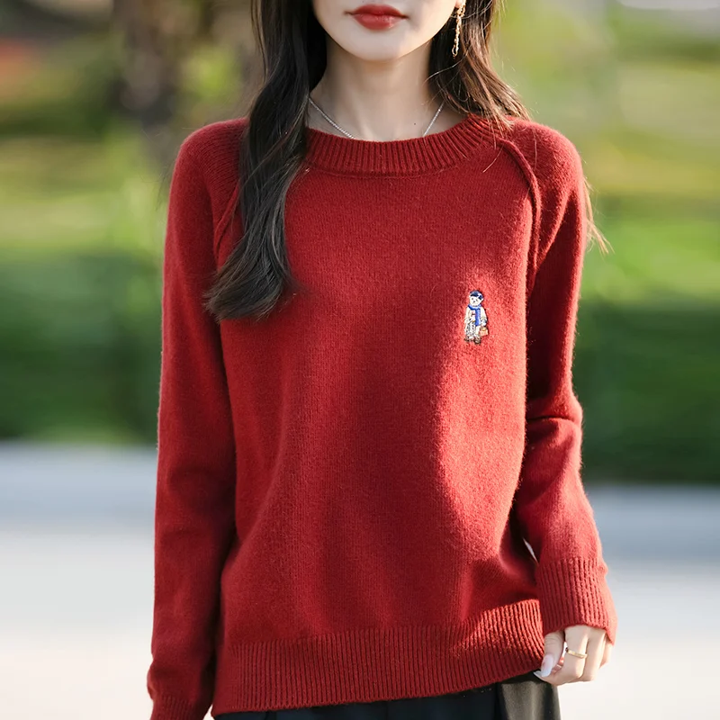 2024 Autumn and winter New Thick Cashmere sweater Women loose long sleeved Embroidered Little Bear Cashmere sweater Women