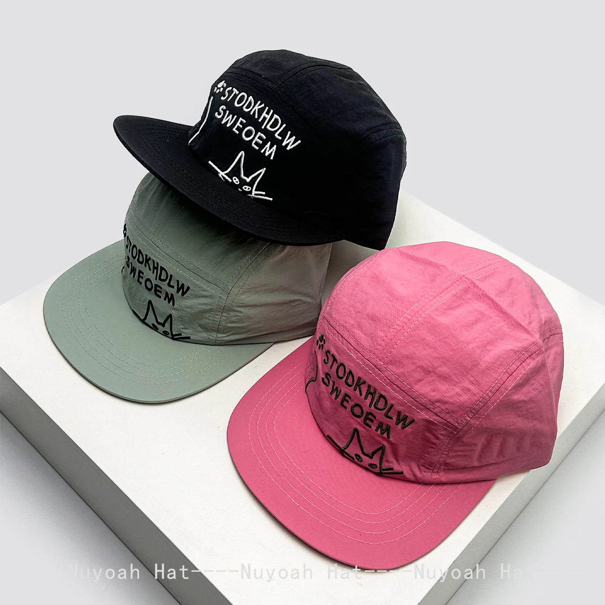 

New Men Women Korean Cartoon Cat Embroidered Letters Baseball Hats Sunshade Flat Eave Versatile Quick-dry Peaked Caps Fashion