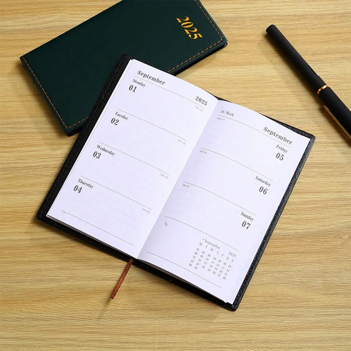 1Pc 2025 English Agenda Book Efficiency Manual Weekly Planner Self-Discipline Punch Card Notebook