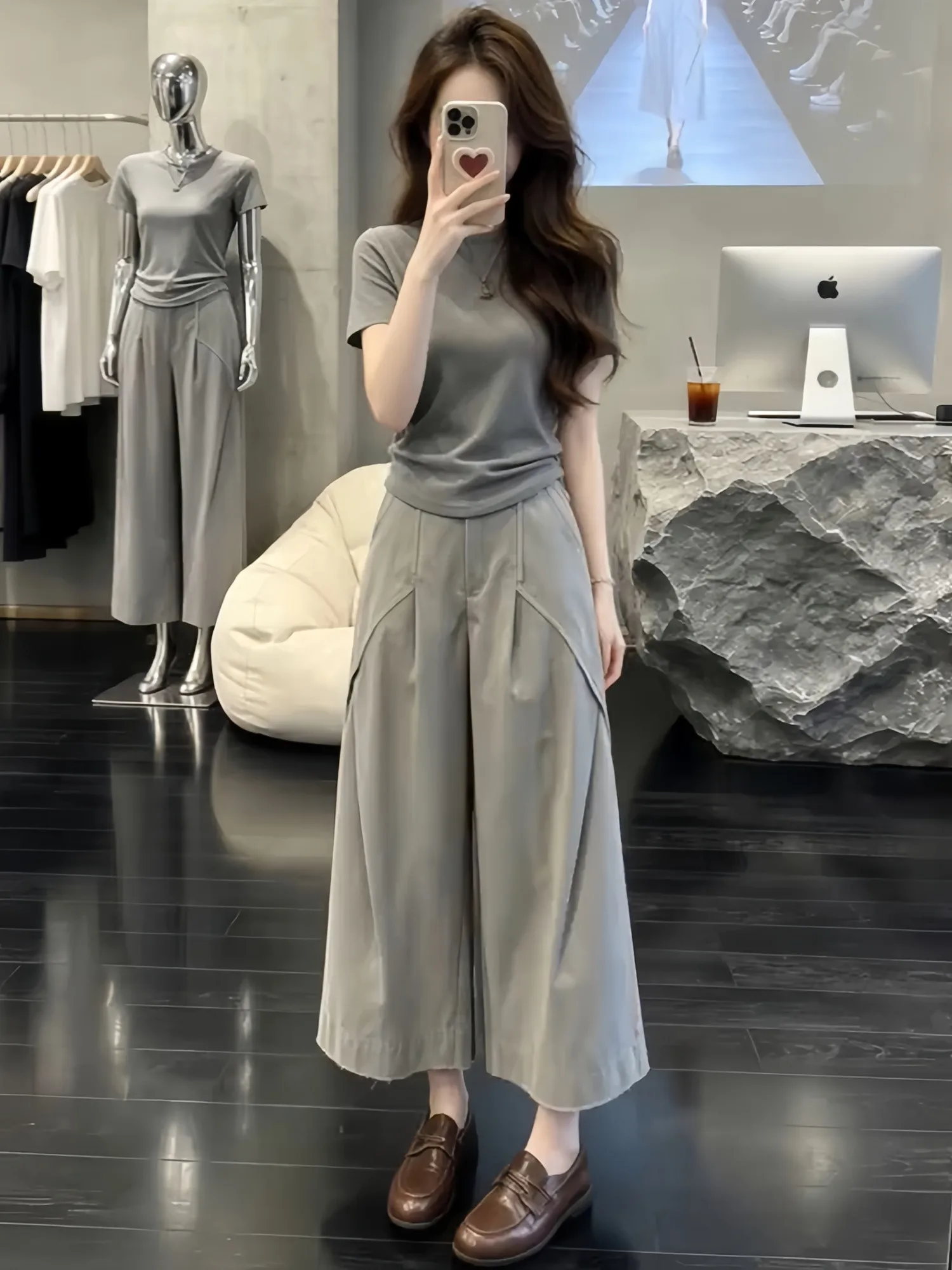 Casual Grey Short Sleeve T-Shirt And Pleated Wide Leg Pants Two Piece Set for Women Summer New Style Slim Fit Fashion Ensemble view 5