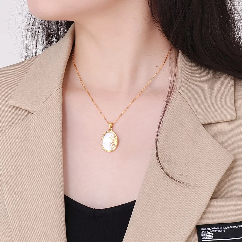 Stainless Steel Women's Necklace Shell Gold Color Round Square Pendant Simple Necklace For Women Jewelry Party Gifts 2022