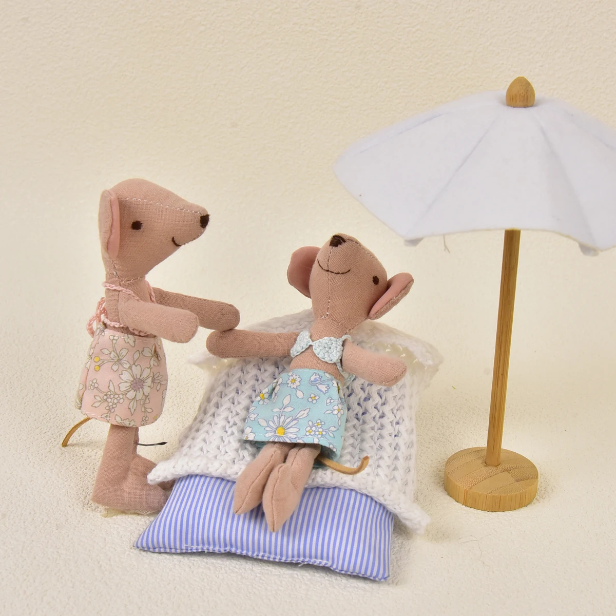 H -13 cm Spielhaus-Puppen-Strandhose, Bikini-Maus, geeignet für Bjd Ob11 Puppenhaus-Ornamente, geeignet für Kindertagsgeschenke, Geburtstagsgeschenke