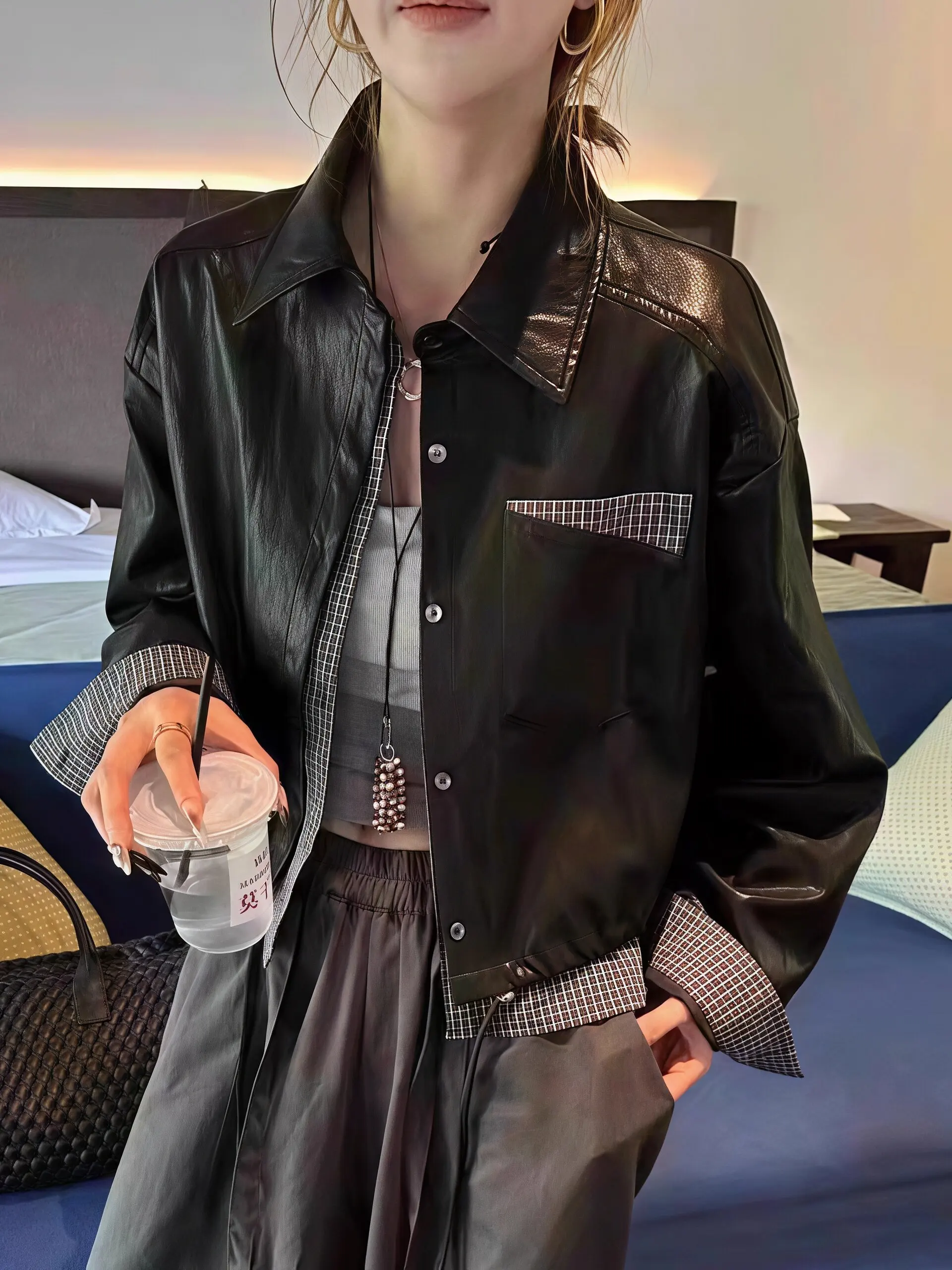 

Повседневная женская куртка из искусственной кожи с клетчатыми вставками, весенне-осенняя, свободного кроя, модная верхняя одежда с длинными рукавами и отложным воротником