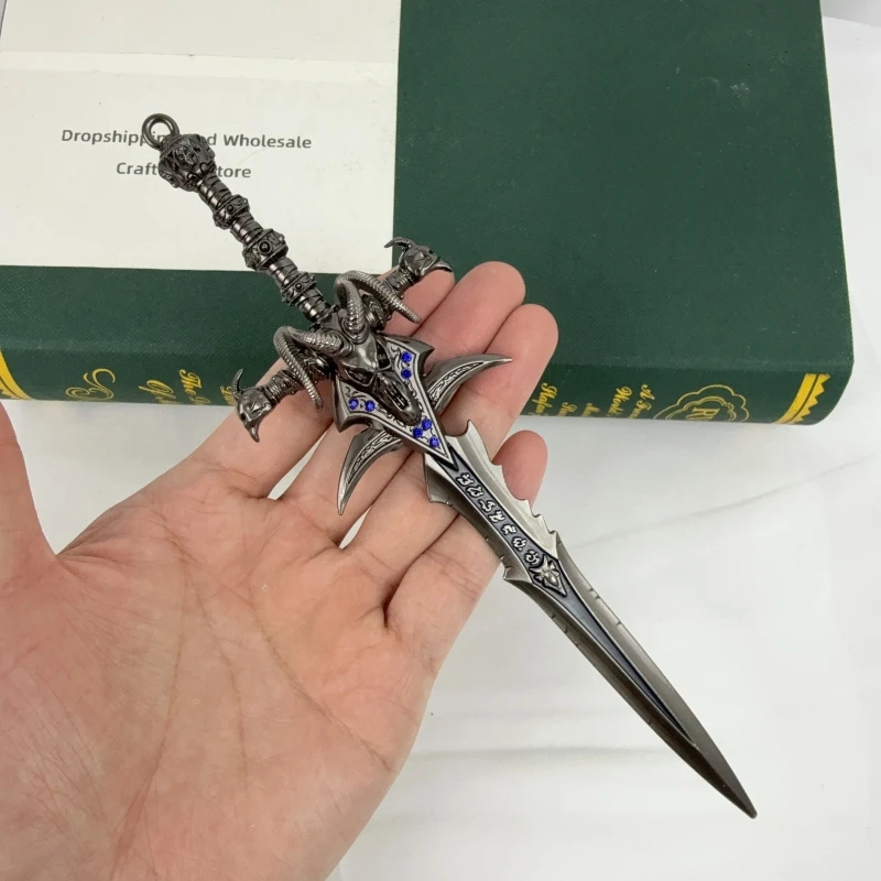 월드 오브 워크래프트 Frostmourne 검 장난감 모델 - 22cm(8.66in) 아연 합금, WoW 팬에게 적합, 액션 피규어 무기 액세서리