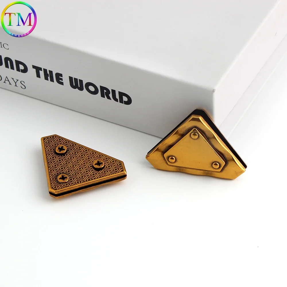 10-50-100PCS Triangle 39x26MM Old gold Metal Screw Labels Tags For Leather Shoes Purse Bags Customize Embossed Name Made Logo