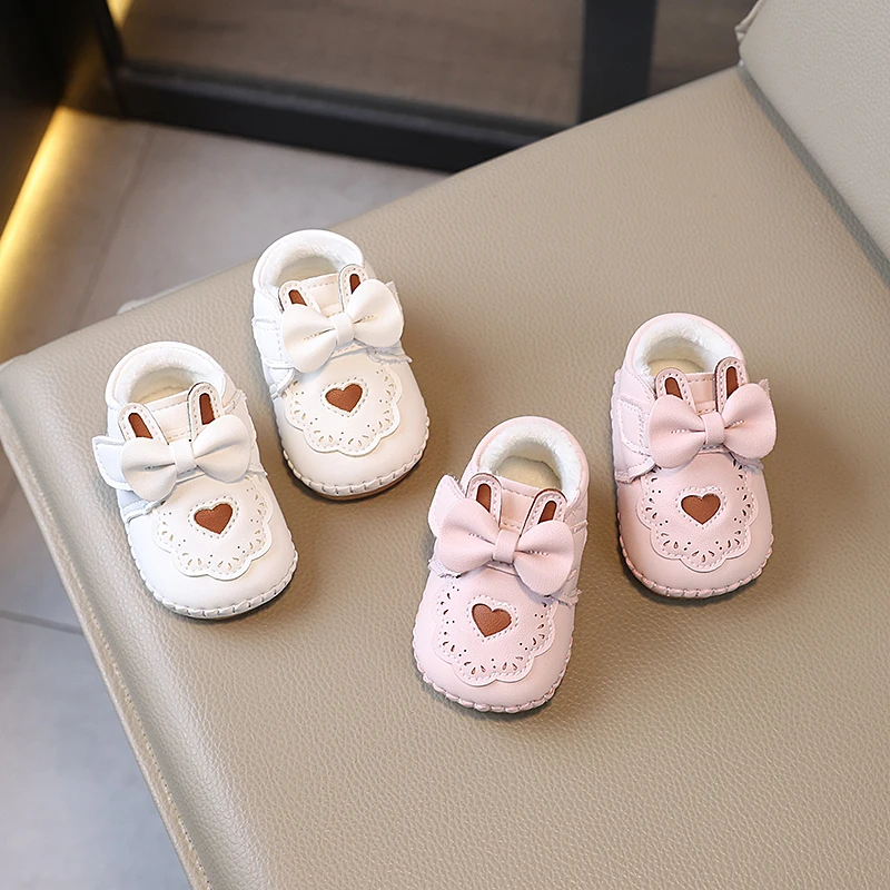 

Baby Girls Leather Shoes Versatile Warm Toddler Kids Walking Shoes Soft Sole 2025 Winter New Baby Flat Shoes Suede Cute Bows