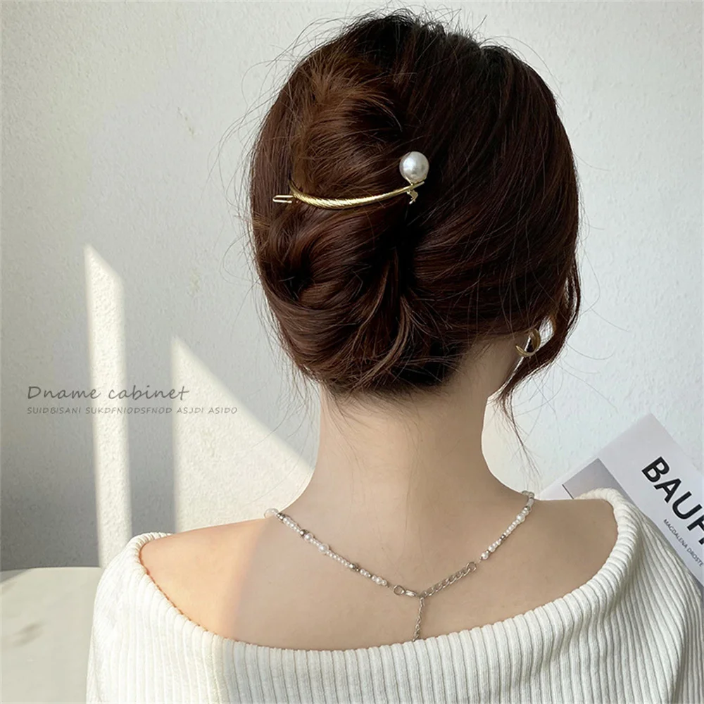 Elegant Hair Claw Clip Women Hair Bun Hairpin Headwear Rhinestone Metal Barrettes Banana Twist Clips Jewelry Hair Accessories