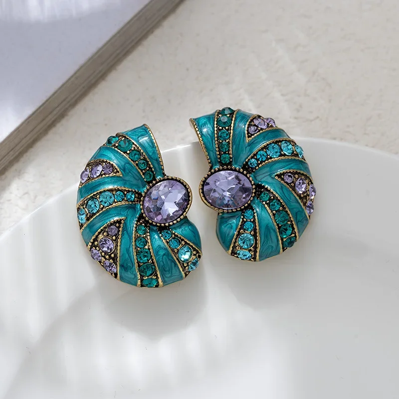 Vintage Court Style Chroma Oil Dripping Snail Shape Stud Earrings Medieval Green Purple Rhinestone Ear Stud for Woman Jewelry