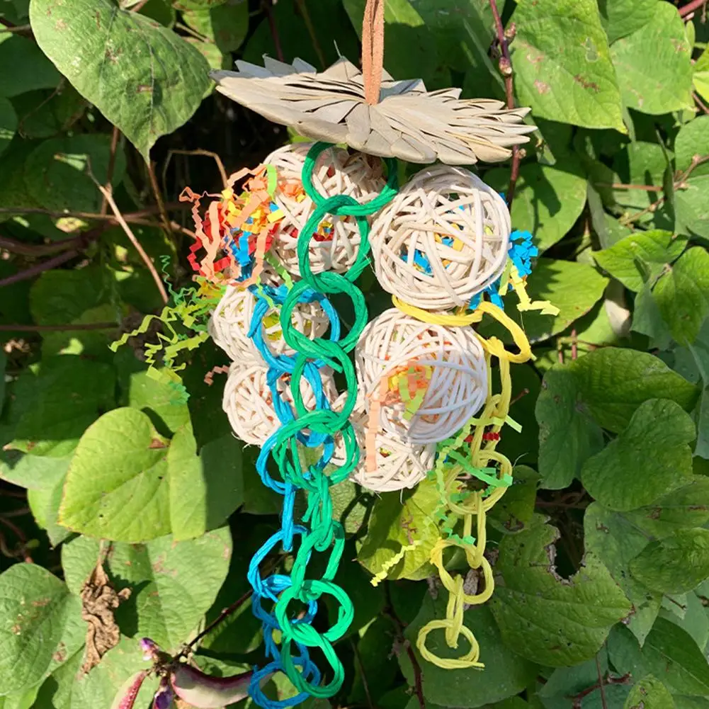 Parrot แขวนเคี้ยวของเล่นปาล์มธรรมชาติหวาย Shred Foraging ของเล่นสำหรับขนาดกลางนกแก้วนก (สุ่มสี)