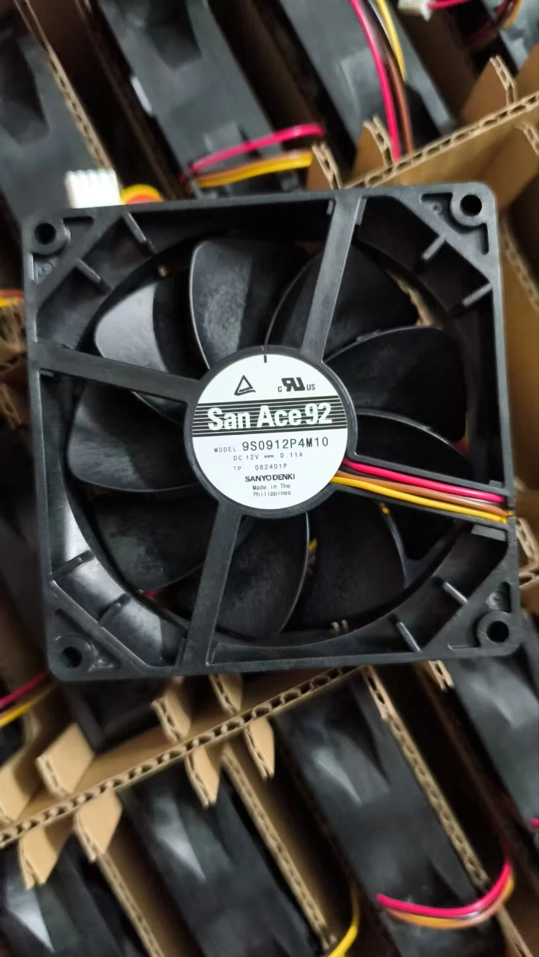 

SANYO DENKI 9S0912P4M10 DC 12 В 0,11 А 90x90x25 мм 4-проводной вентилятор охлаждения корпуса