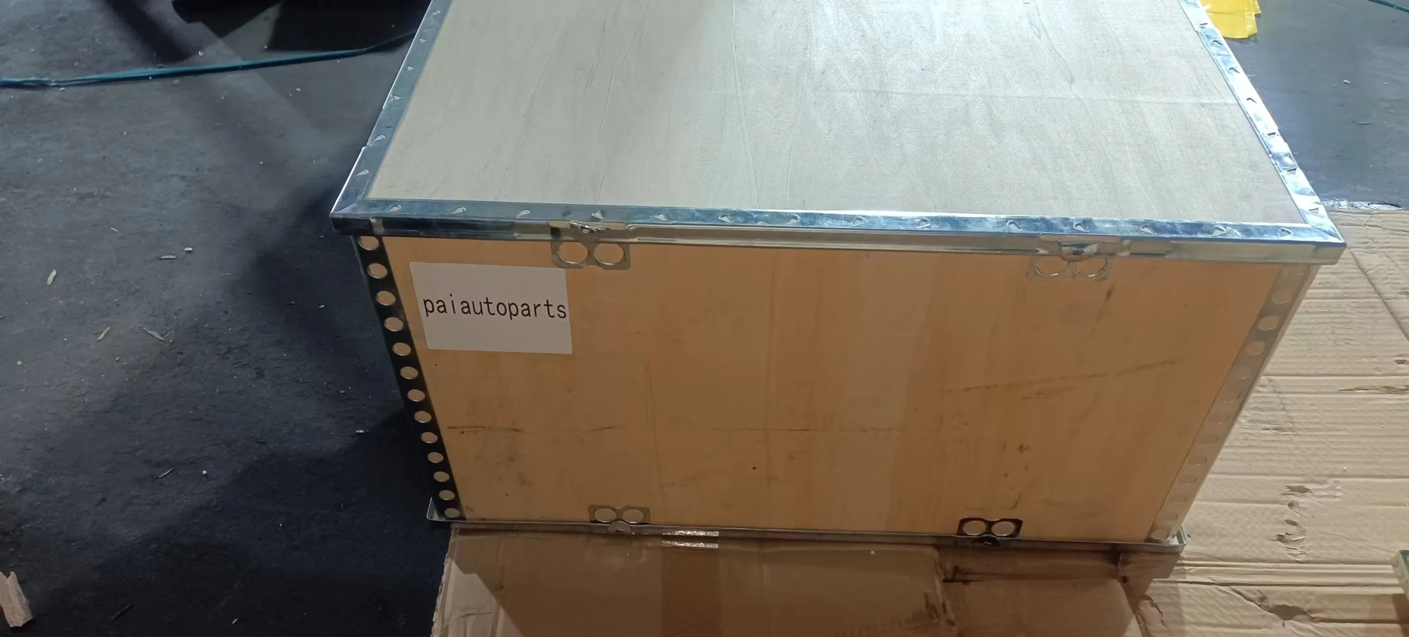 Enlace a la diferencia de precio para el envío de cajas de madera.