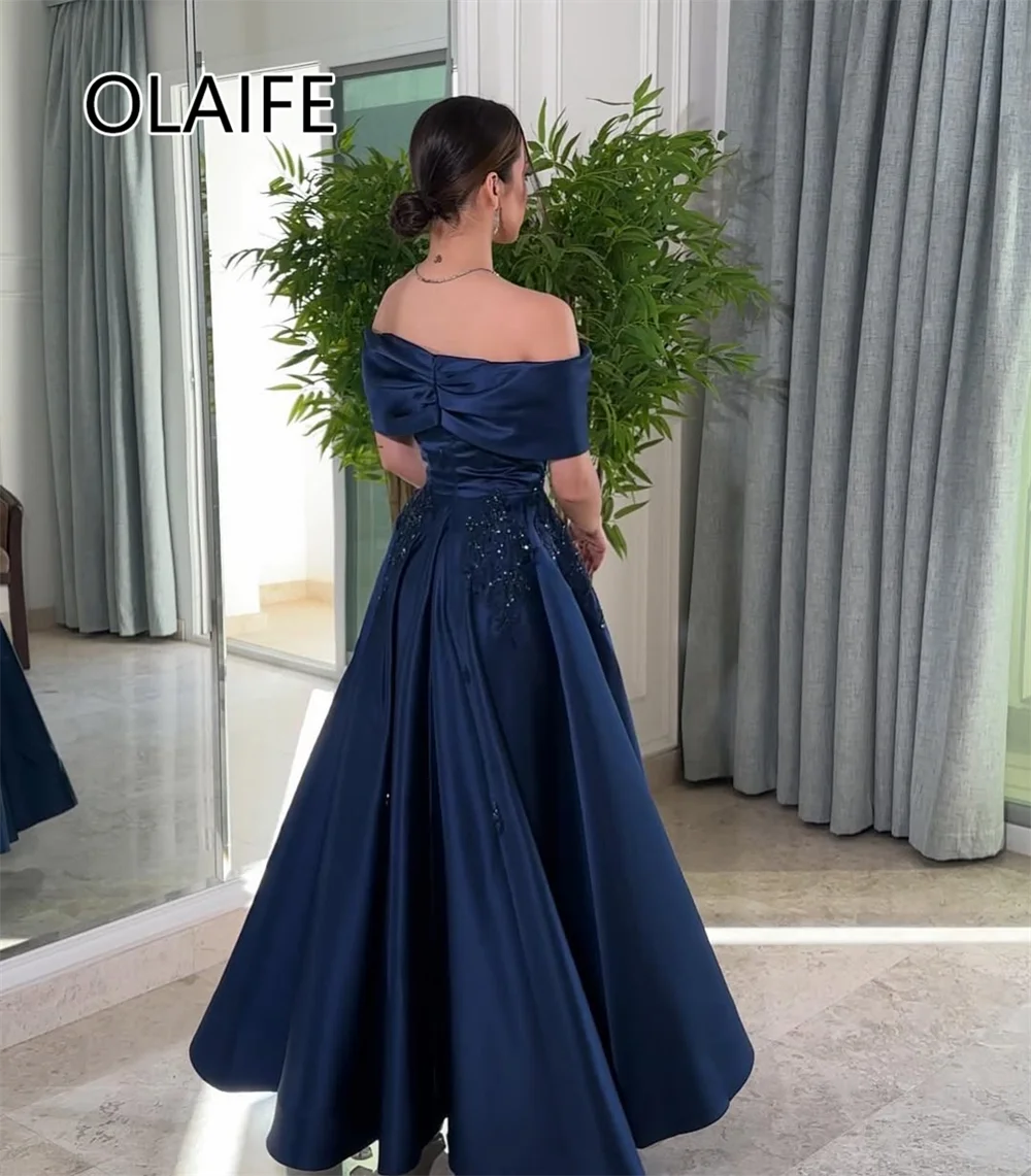 Glamorous Boat Collar Satin Pleated Formal Evening Party with Sequins Lace A-line Backelss Prom Gown with Court Customized