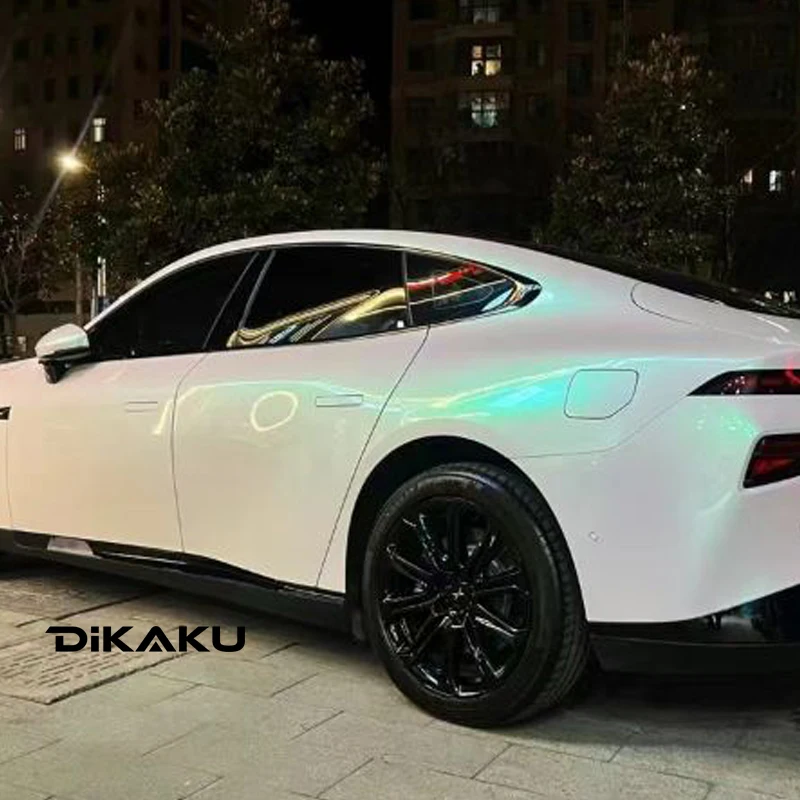 

Premium Glossy Chameleon Diamond Magic White Vinyl Wrap Foil With Air Free Bubble For Vehicle Car Wrapping Decal