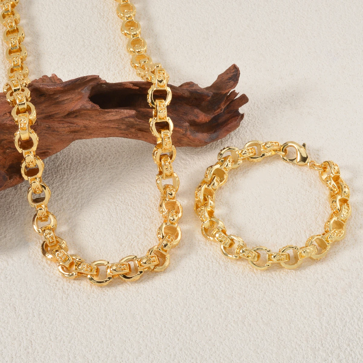 

Exquisite Gold Plated Jewelry Set Copper Necklace Bracelet Luxurious Elegant For Women Party Wedding Gift Birthday Anniversary