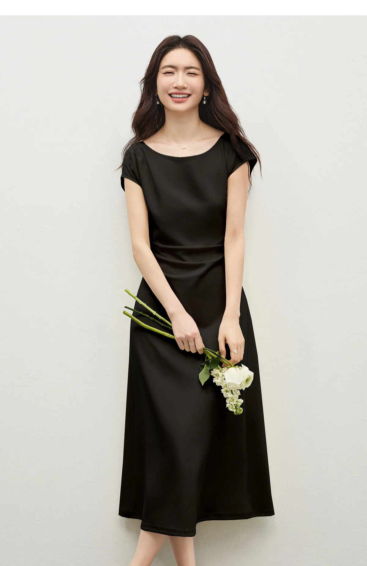 SENTUBILA Schwarzes Minimalistisches A-Linien-Kleid mit Kurzen Ärmeln für Damen 2026 Sommer Elegantes Boot-Ausschnitt Gerafftes Kleid mit Schmaler Taille 162LI5946 – Detail 27