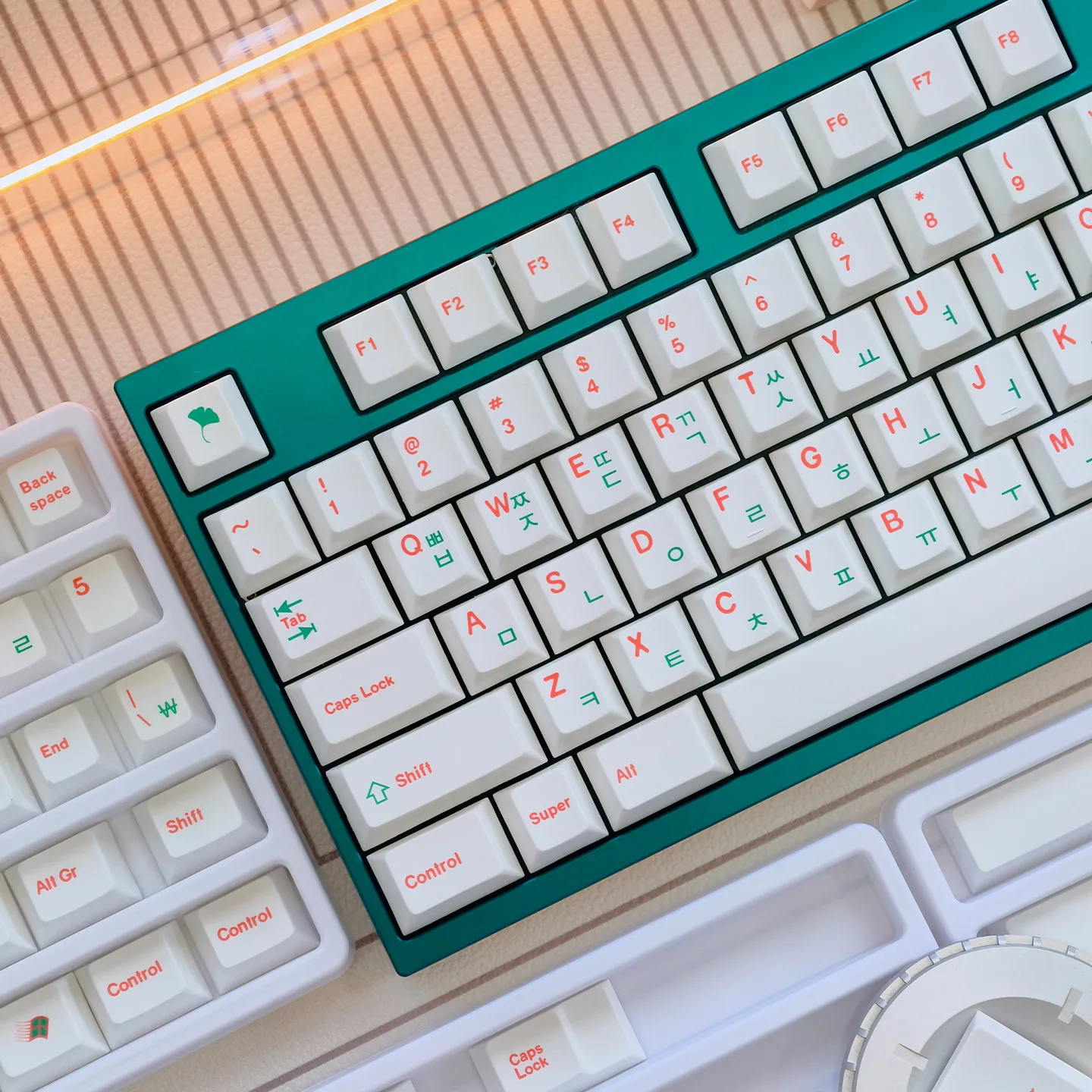 144 Keys Irregular White Keycaps Pink Mint Green Korean Dye-Sub Cherry Profile PBT Keycaps For Custom MX Mechanical Keyboard