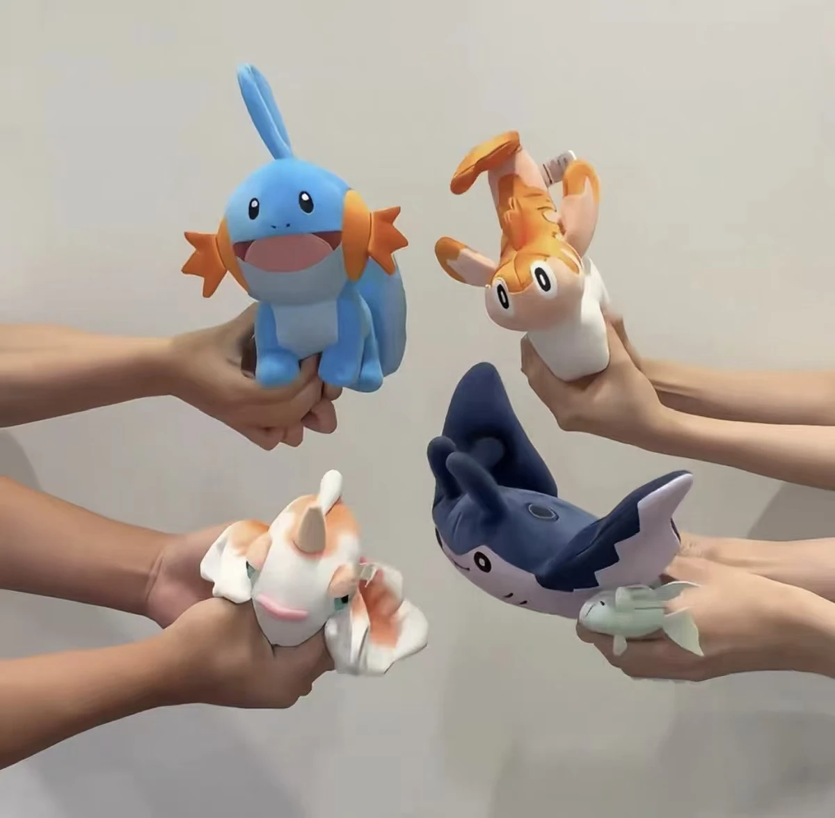 pokemon-collection-de-peluches-pada-travel-mudkip-mantine-tatsugiri-version-a-poils-boucles-goldeen-cadeaux-d’anniversaire-et-de-fetes-pour-enfants