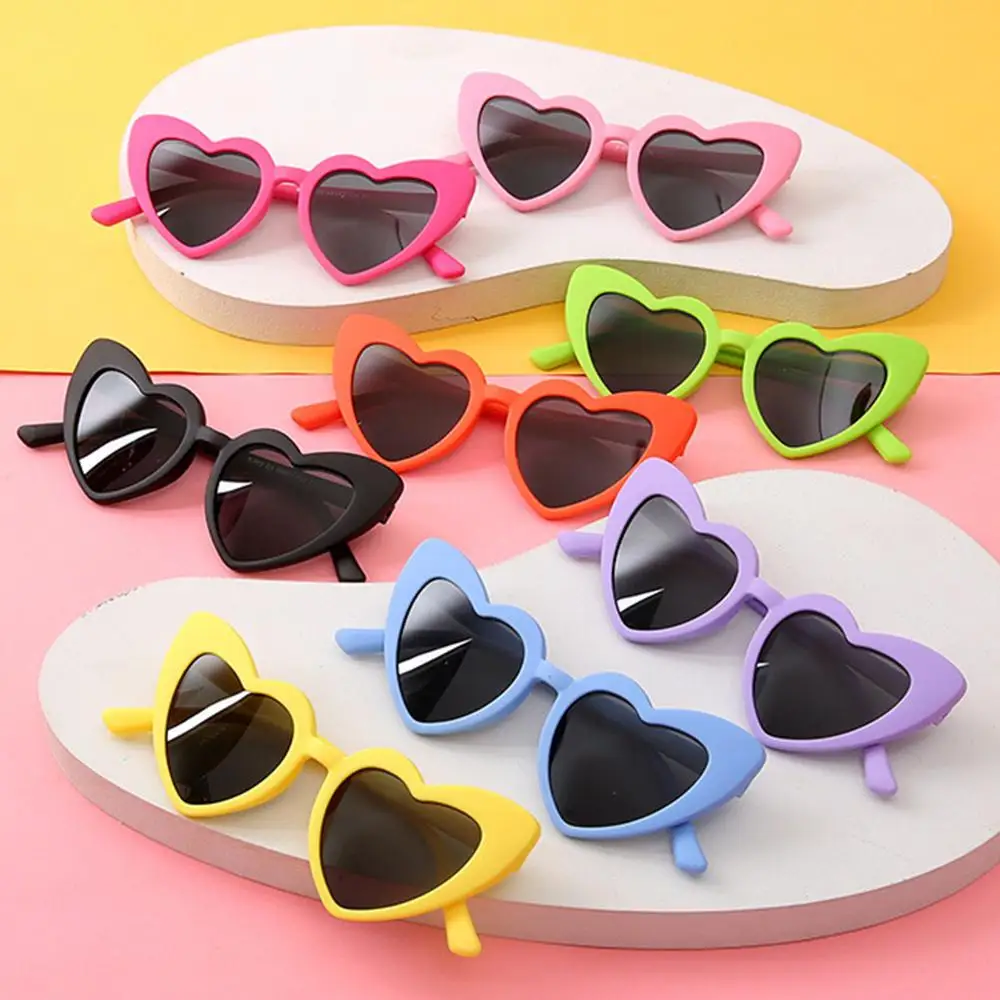 Kids Heart Sunglasses Cartoon Eyewear Vintage Heart-Shaped for Boys Girls 3-9 Years Toddler Sunglasses Outdoor Children Glasses