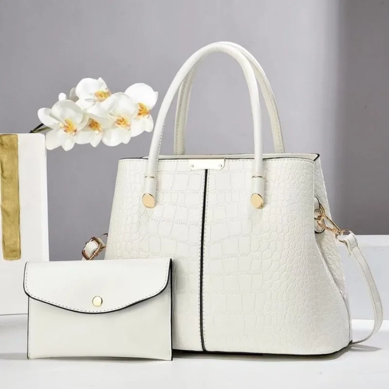 

Premium Casual Tote Bag Ladies Vintage Simple Tone Classic Fashion Details Trendy Leather Handbag