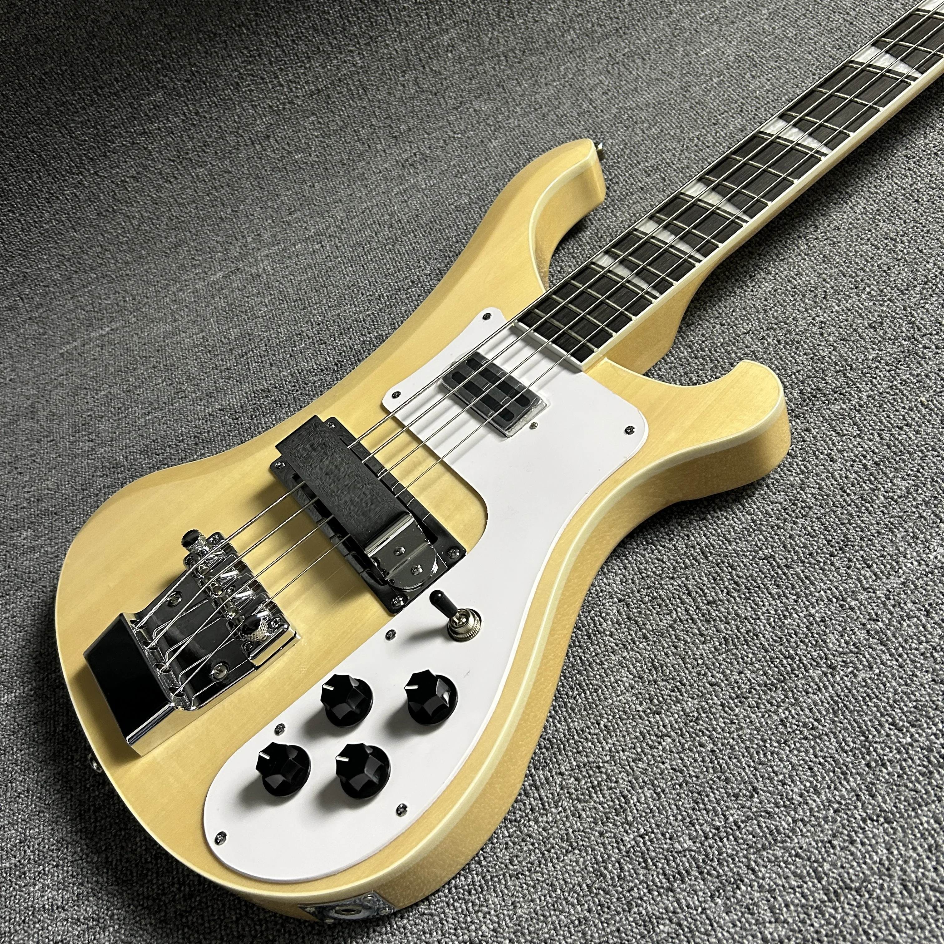 

Hot Sale Bass Guitars 4003 Version 22 Frets Natural Wood Color 844 mm Scale Length