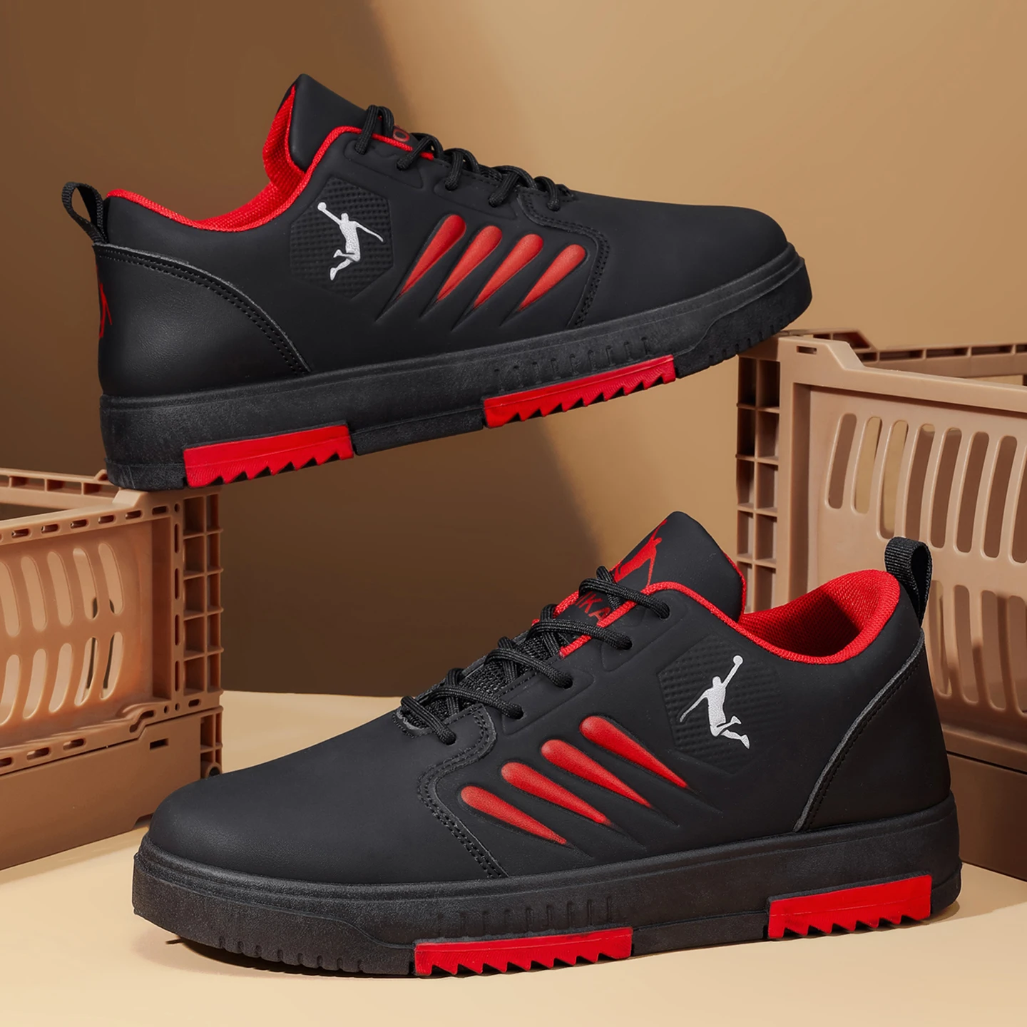 

New low-top lace-up men's fashion casual sports shoes, striped pattern flat outdoor skateboard shoes