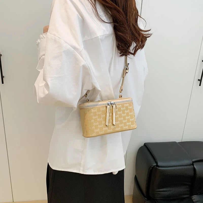 

Women Luxury Elegant Leather Crossbody Bag High End Designer Shoulder Tote Handbag For City Fashion Lifestyle