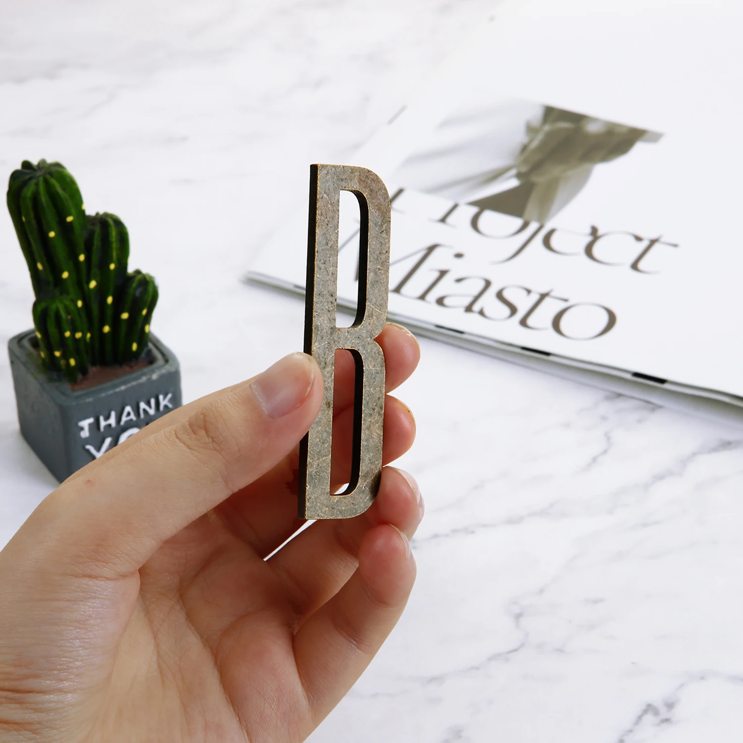 Selbstklebende Hausnummern aus Bronze, englische Alphabetbuchstaben aus Metall für Wohnung, Zimmer, Türschild, Tisch, Briefkasten, Nummernaufkleber, 7 cm – Detail 7