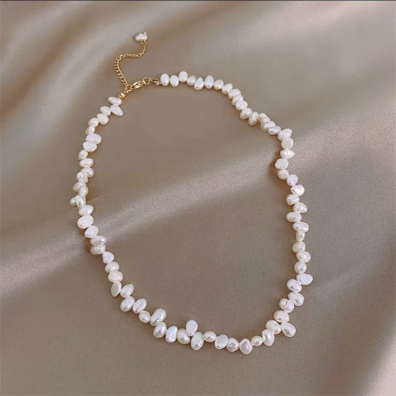 

Irregular Natural Pearl Necklace 43cm Short Collarbone Choker