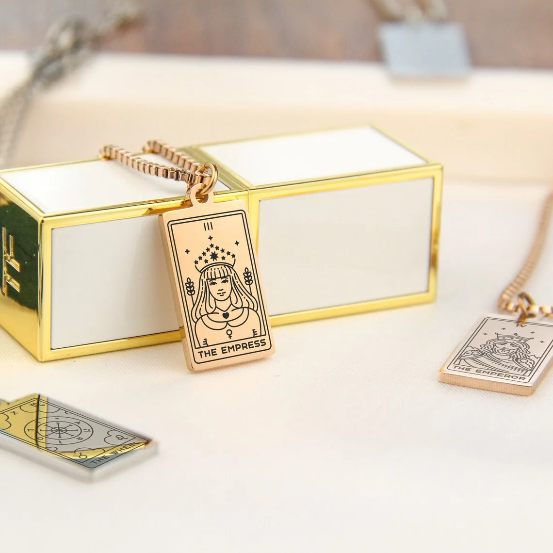 Personalized Tarot Card Necklace Box Chain Hang Tag Necklace Customized Spiritual Jewelry Best Friend Gift