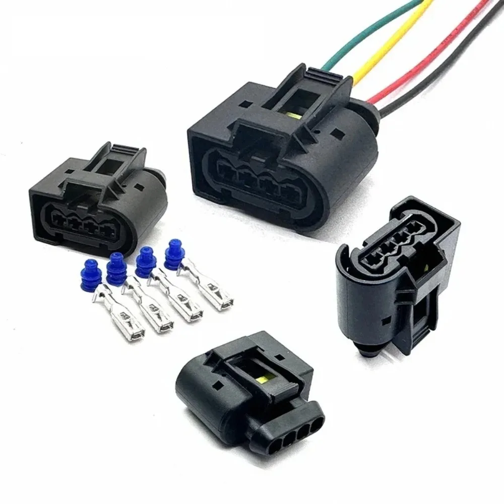 4 Pin Car Electronic Water Pump Connector 50290698 Ignition Coil High Voltage Package Plug for Benz BMW 3 5 X1 X5 X6 Z4 N52 N54