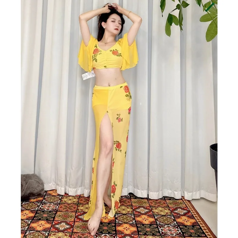 Trajes de dança do ventre personalizados vestido de prática 2025new vestido de dança oriental fundo amarelo rosa trompete mangas roupas de elegância