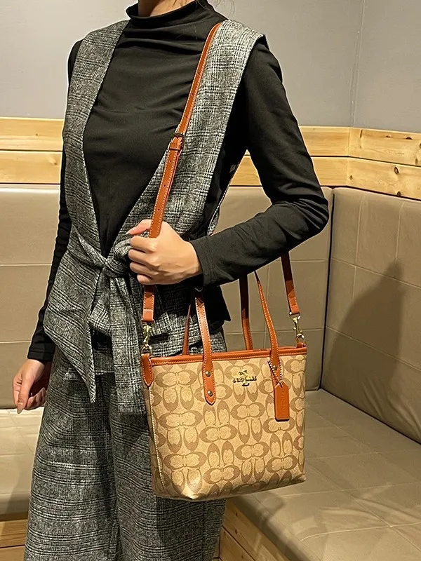 Trendy Classic Diaper Bag For Women Elegant Crossbody Handbag Luxury Designer Minimalist Vintage Large Capacity Tote Bag - view 2