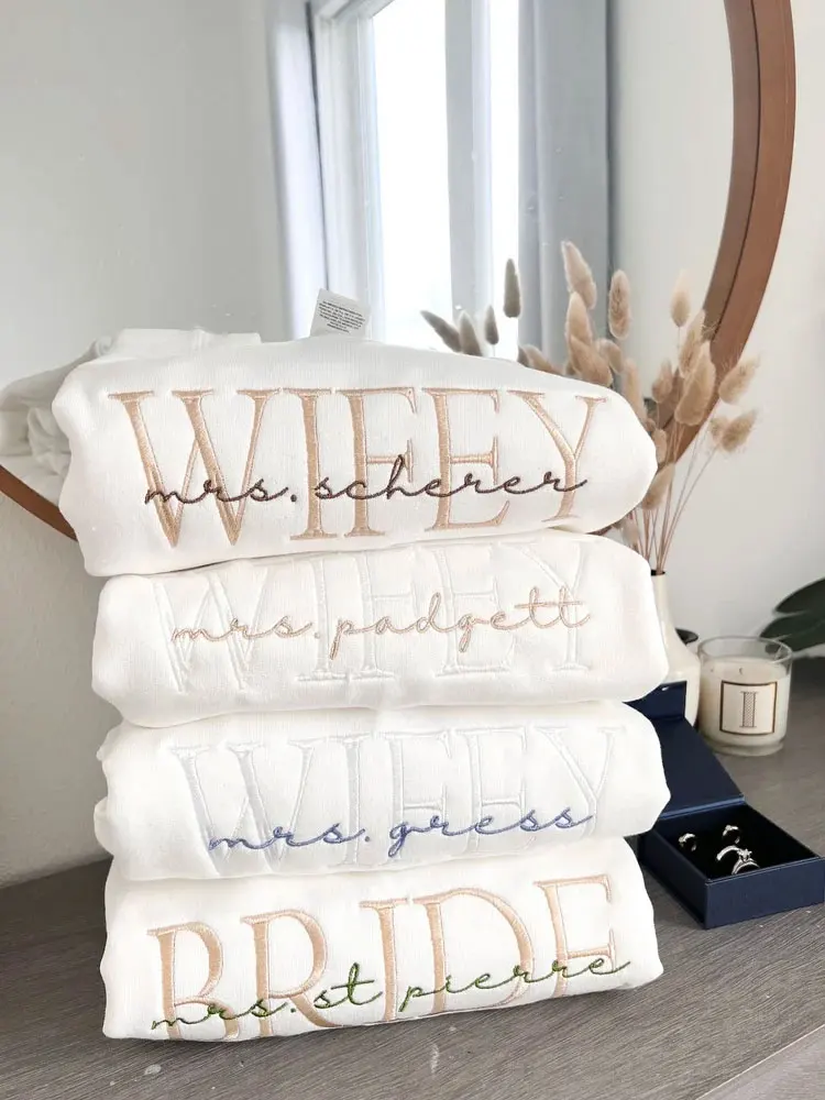 

Wifey Personalized Embroidery Sweatshirt Mrs Mr Cotton Crewneck Bridal Engagement Sweatshirt Wifey Hubby Bride Shirt Unisex 2024