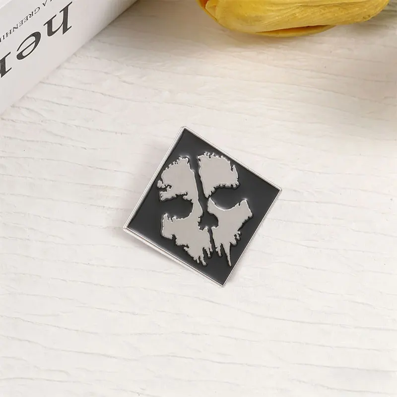 Punk Broken Ghost Skull Face Mask Badge Enamel Pin Gothic Game Inspired Diamond Shape Lapel Pin Backpack Jewelry Gift for Friend