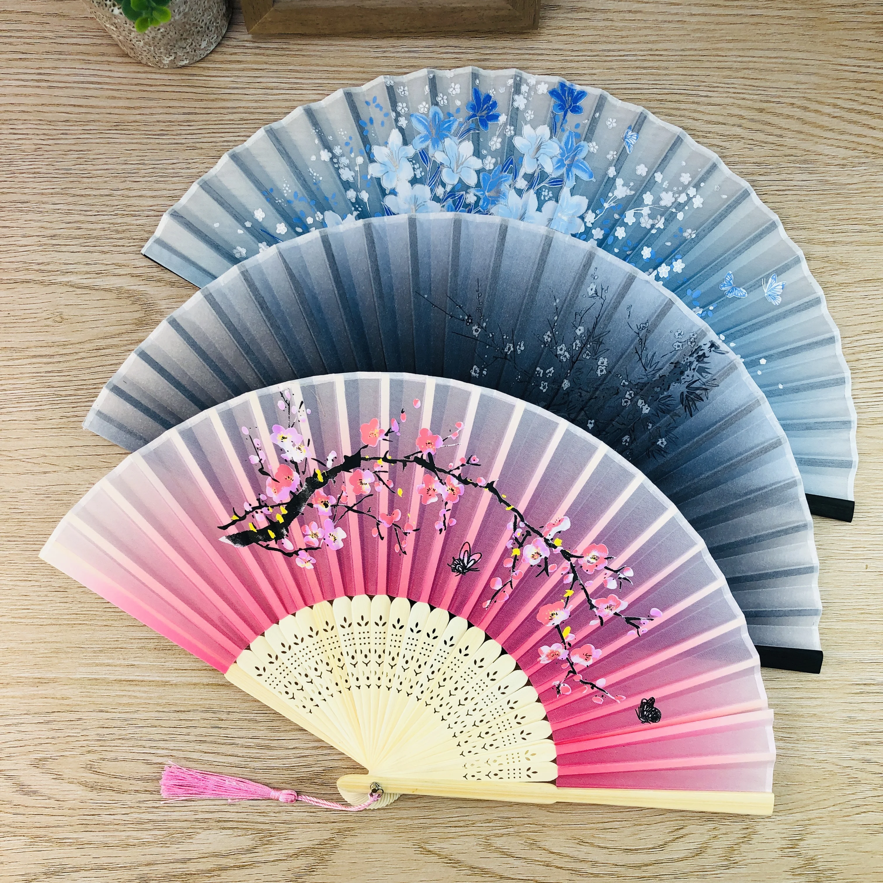 Chinese Japanese Folding Fan Wooden Shank Classical Dance Fan Tassel Elegent Female Fan Party Art Craft Gift Home Decoration