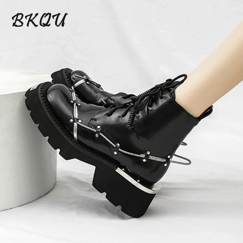 

BKQU Niche Design Metallic Embellished Spring Chelsea Boots Women 2024 Thick Soled Retro Sweet Cool Lace-up Biker Ankle Boots