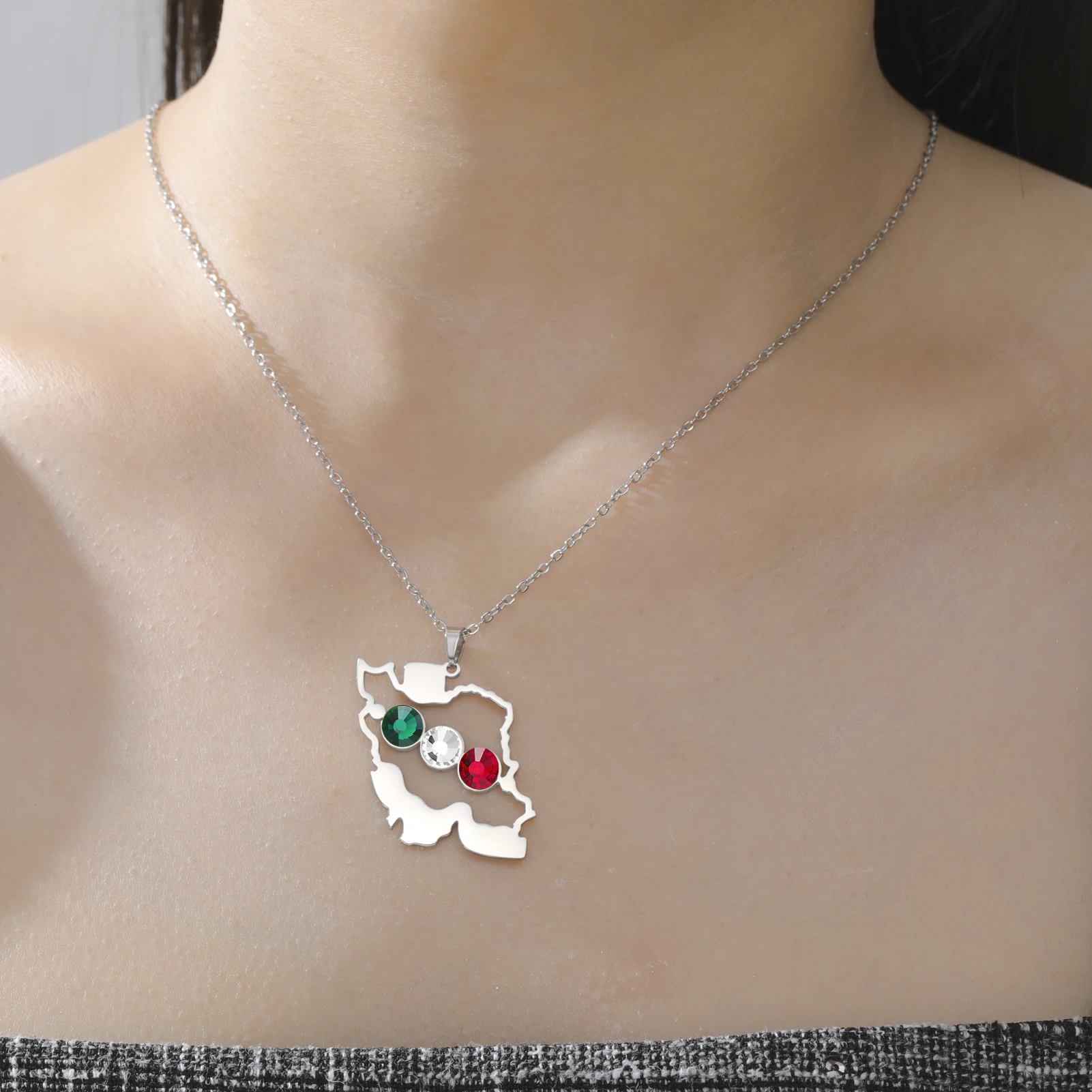 تصميم جديد لخريطة إيران قلادة من الفولاذ المقاوم للصدأ مع مجوهرات حجرية 3 ألوان للنساء والفتيات