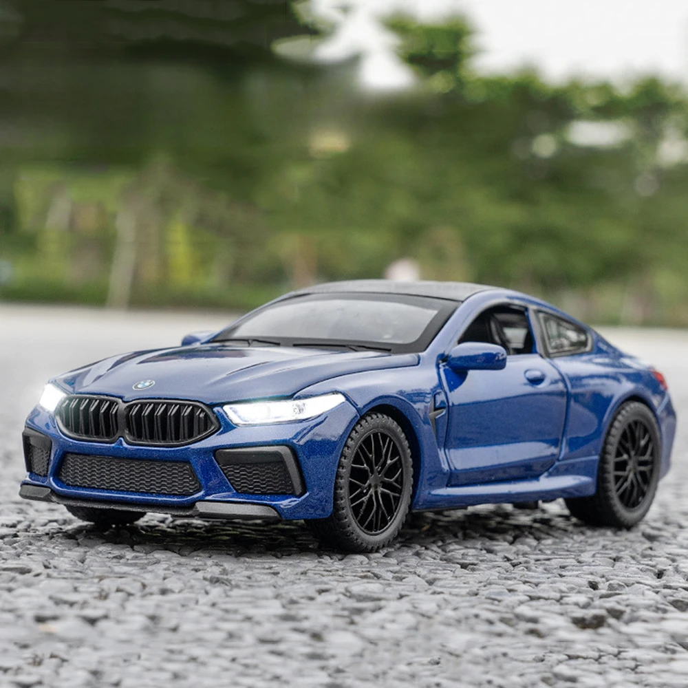 1:32 M8 Miniatuur Model Sportwagen Speelgoedlegering Diecast Met 4 Deuren Geopend Pull Back Light Voertuigen Speelgoed Voor Kindercadeaus Collectie