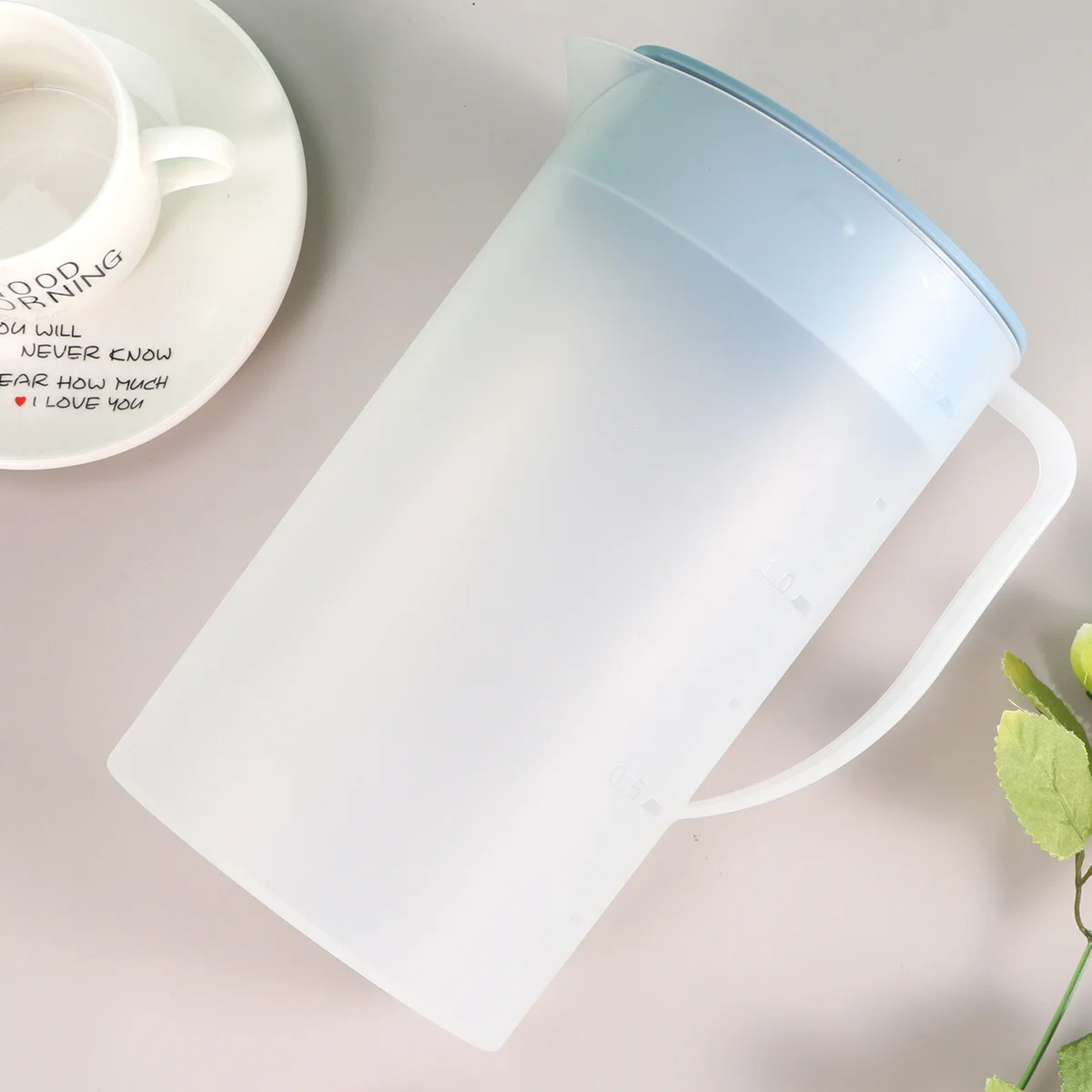 

1.6L Cold Water Kettle Plastic Beverage Pitcher Heat Resistant -20~120°C Large Opening V Shape Spout With Handle Portable Juice