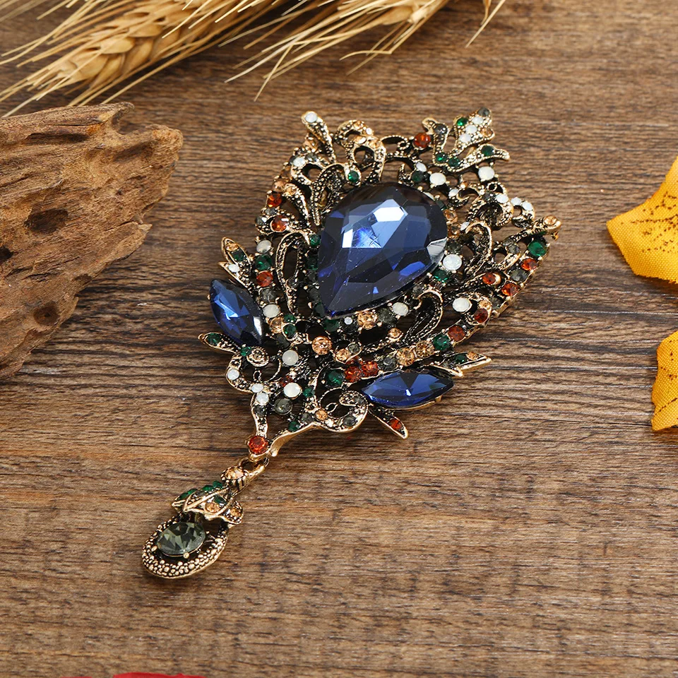

Gorgeous Vintage Droplet Shape Pendant Brooch Openwork Carved Crystal Stone Metal Pin Ladies' Coat Decorated Exquisite Corsage