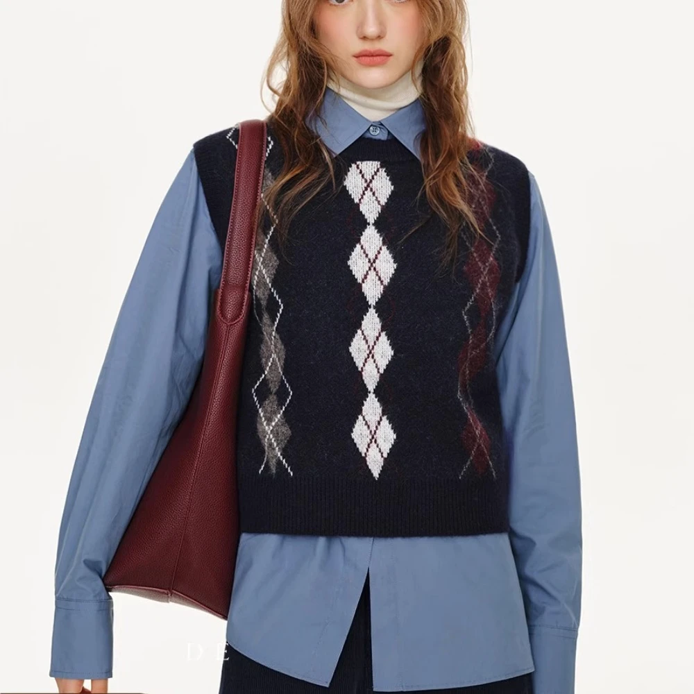 

American Fashion Design Navy Grey Argyle Knit Vest Women's Sleeveless Crew Neck Sweater Preppy Warm Style for Fall Winter Season