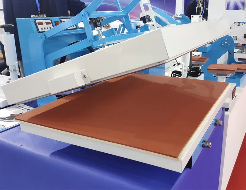 آلة طباعة التسامي ذات مقبض عالي الجودة للتي شيرت بمساحة كبيرة 60 × 80