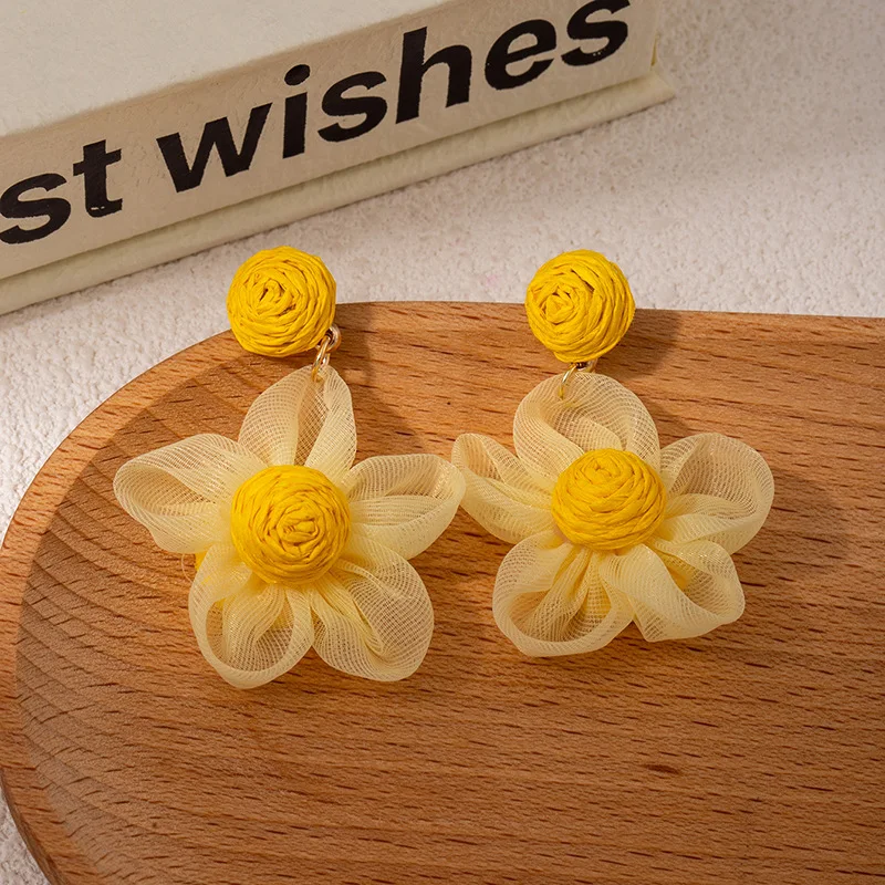 Women's Earrings Dopamine Fashionable Kawaii Versatile Earrings Flowers Lafite Grass Sweet Beauty Fake Style Cute High-quality