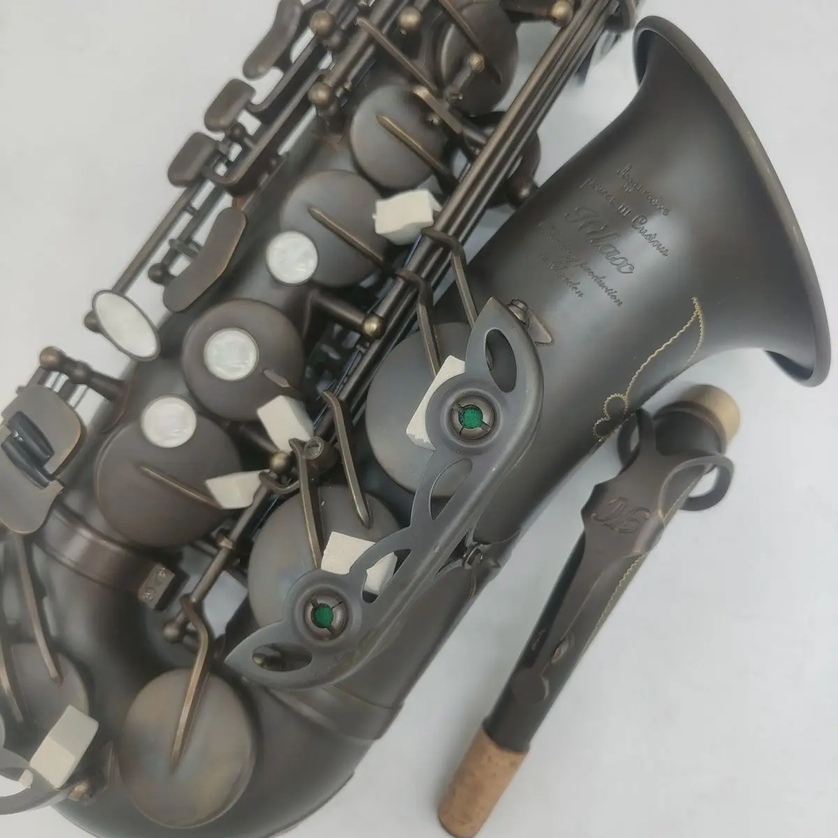 High quality saxophone brand Hailux mid-range saxophone with a retro style of E-down tuning