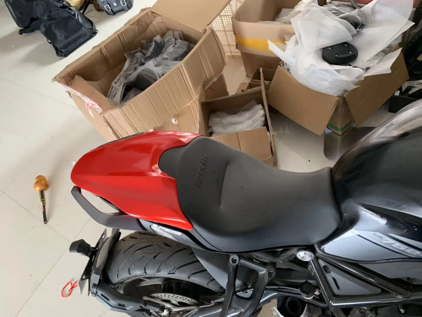 【Premium】For Benelli 752S/902S seat modification with hump cover, rear hump cover, armrest and side panel cover