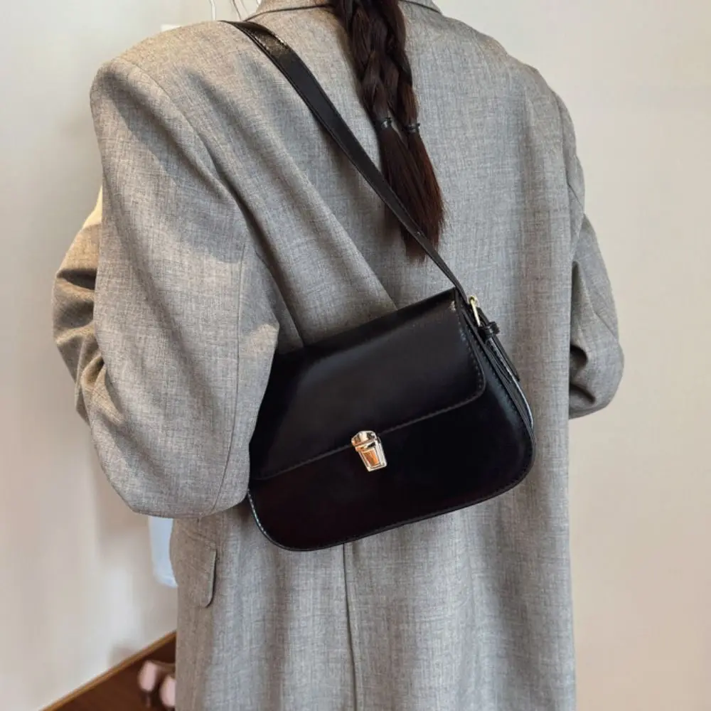 

Portable Vintage Buckle Shoulder Bag Solid Color Leisure Retro Underarn Bag Cuasal PU Leather Women's Armpit Bag Girls